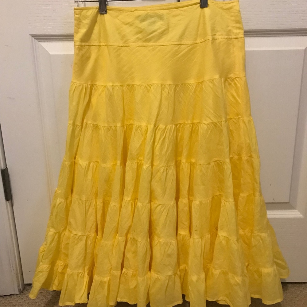 iNC full tiered skirt yellow 6  petite